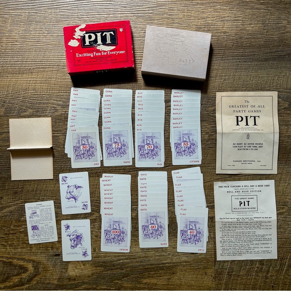 Parker Brothers PIT Vintage Card Game Bull & Bear Party Decoration Complete